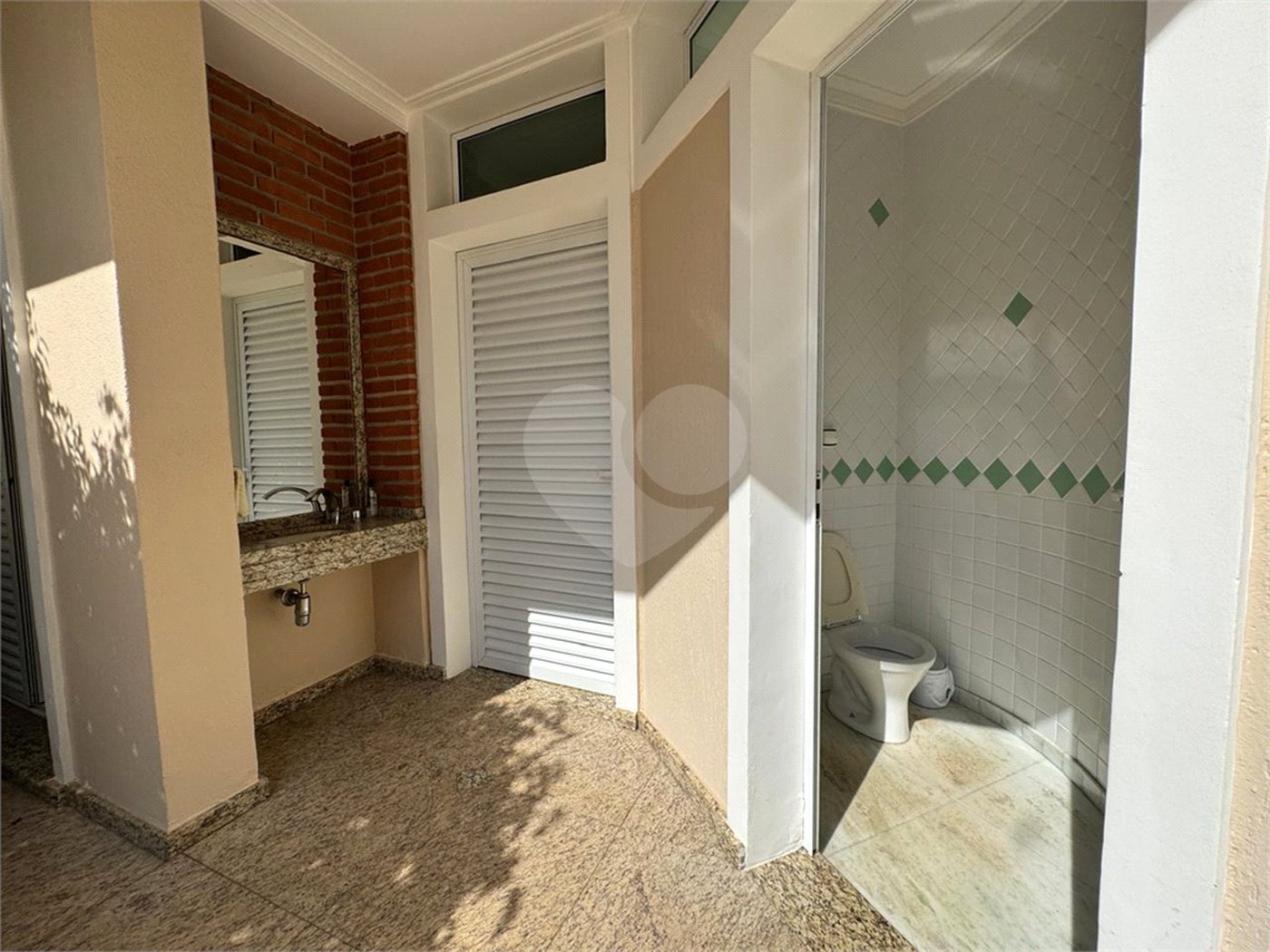 Casa à venda com 4 quartos, sendo 3 suítes,  no condomínio Village Vert, Sorocaba - SP
