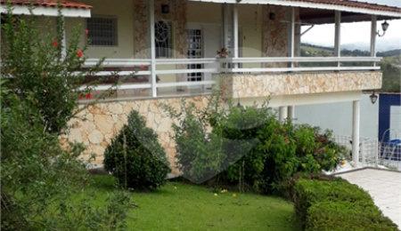 Casa à venda com 3 suítes no condomínio Gleba II, Mairiporã - SP