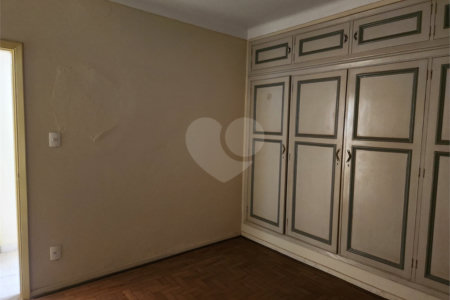 Sobrado à venda com 4 quartos, sendo 1 suíte, no Centro, Araraquara, SP
