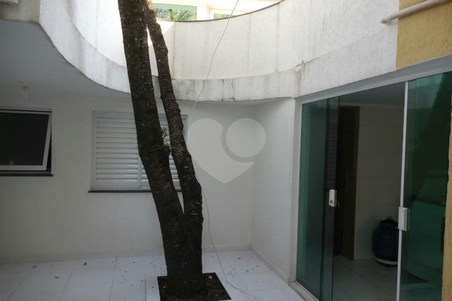 Casa Térrea à venda com 3 suítes em Horto, São Paulo, SP