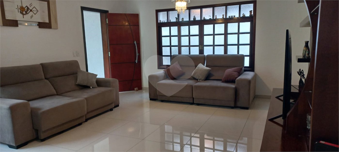 Sobrado à venda com 3 quartos, sendo 1 suíte, em Vila Ema, São Paulo, SP