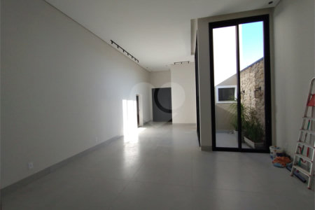 Casa à venda com 3 suítes no condomínio Residencial Golden Ville, Itapetininga - SP