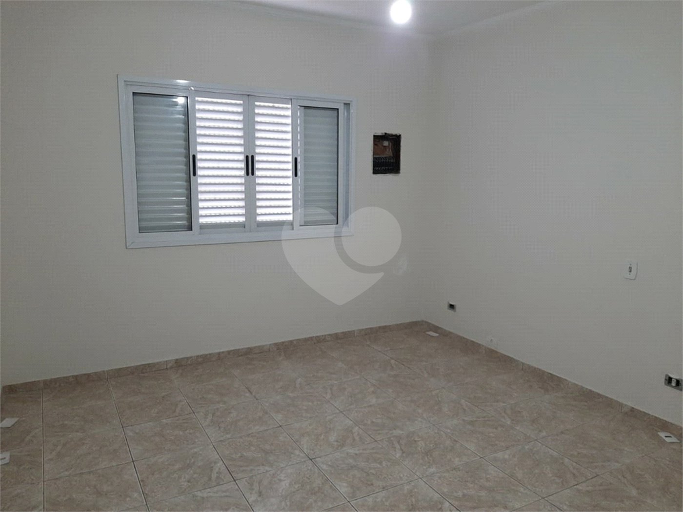 Casa à venda com 3 quartos, sendo 1 suíte,  em Vila Maria Alta, São Paulo, SP