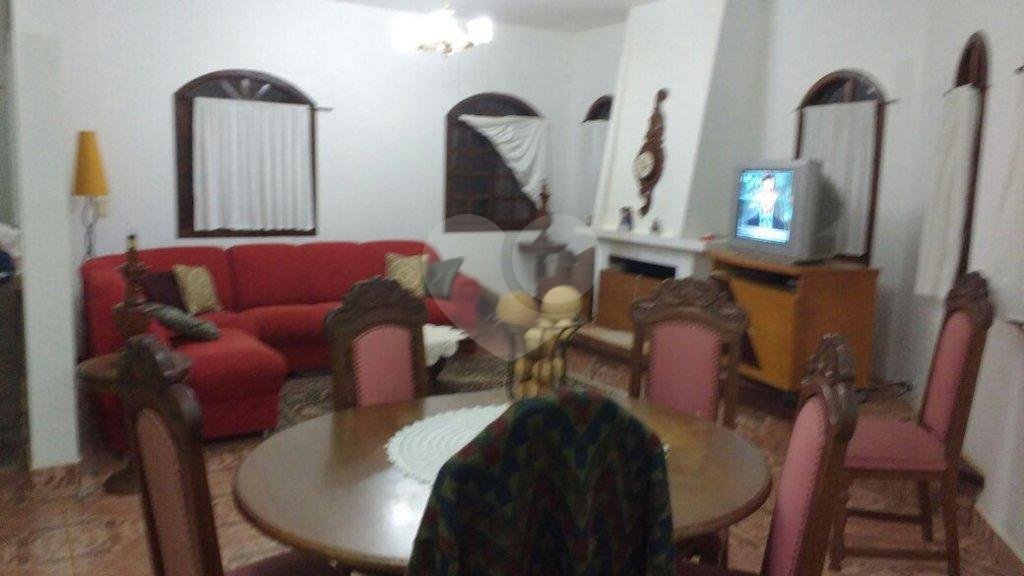 Casa Térrea à venda com 3 quartos, sendo 2 suítes, no Centro, Águas de Santa Bárbara, SP