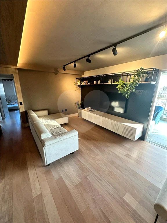 Apartamento à venda no bairro Vila Regente Feijó com 165 m² de área útil construída, com 3 dormitórios, sendo 3 suítes,Mobiliado com 3 Suítes 3 Vagas no Araribá Home Resort