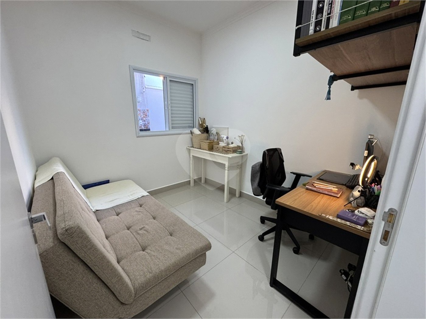 Casa à venda com 3 quartos, sendo 1 suíte, no condomínio Jardim Guarujá, Salto - SP