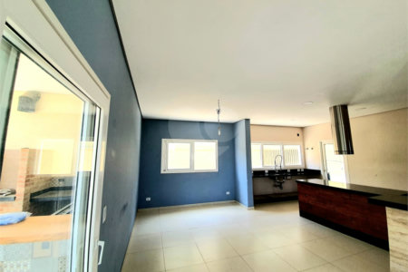 Casa à venda com 5 quartos, sendo 3 suítes, no condomínio Serra da Estrela, Atibaia - SP