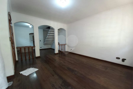 Casa à venda com 3 quartos, sendo 1 suíte, em Jardim das Vertentes, São Paulo, SP