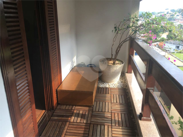 Casa à venda com 3 quartos, sendo 1 suíte,  no condomínio Morada de Itapuã, São Paulo - SP