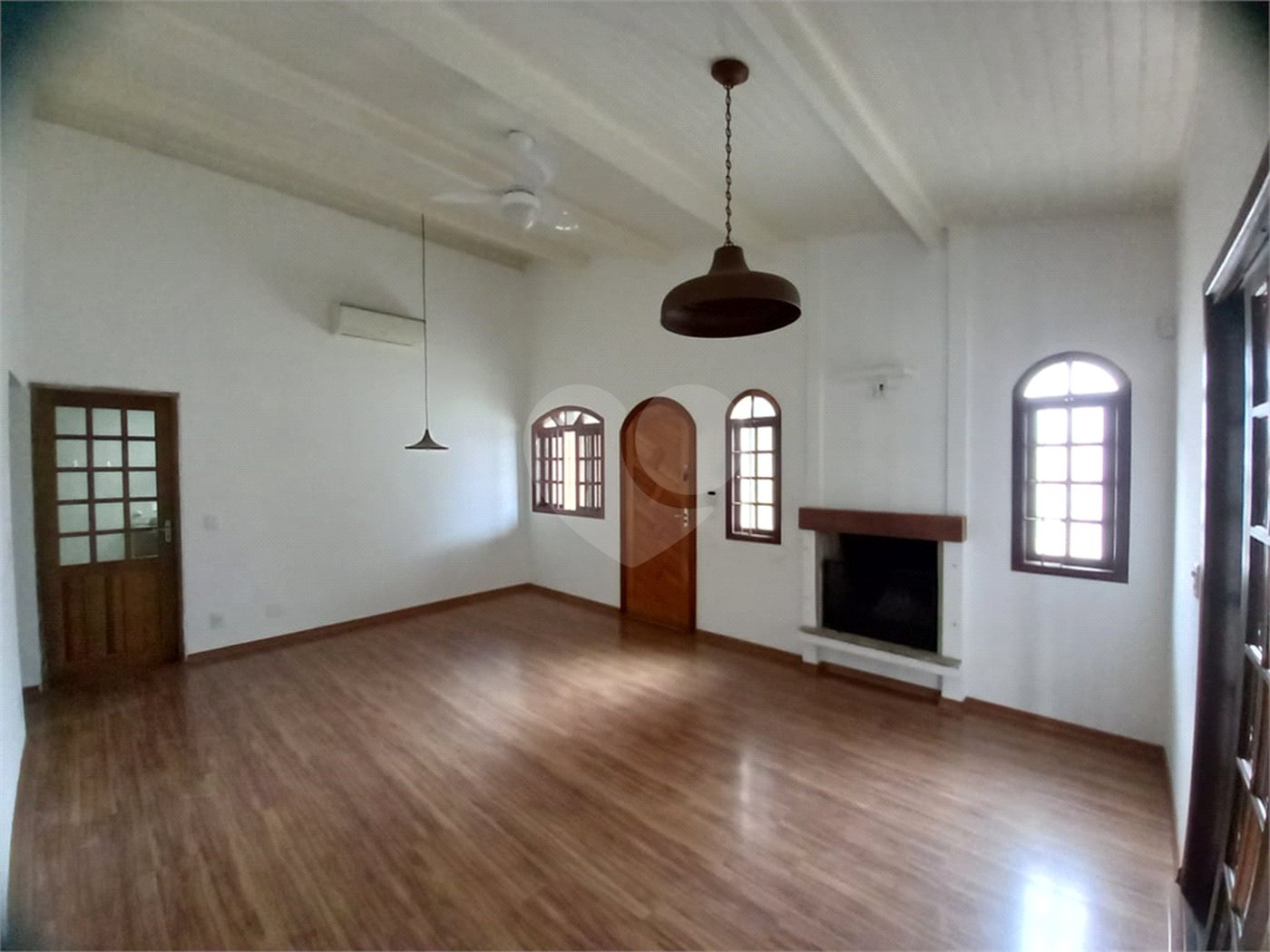 Casa à venda com 4 quartos, sendo 1 suíte,  em Vila Oliveira, Mogi das Cruzes, SP