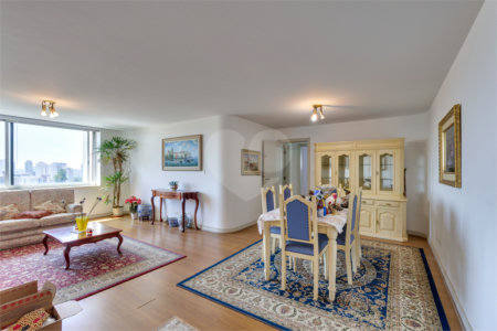Apartamento à venda com 4 quartos, sendo 1 suíte, em Alto da Boa Vista, São Paulo, SP