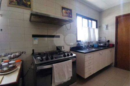 Apartamento à venda com 4 quartos, sendo 2 suítes, em Campo Belo, São Paulo, SP