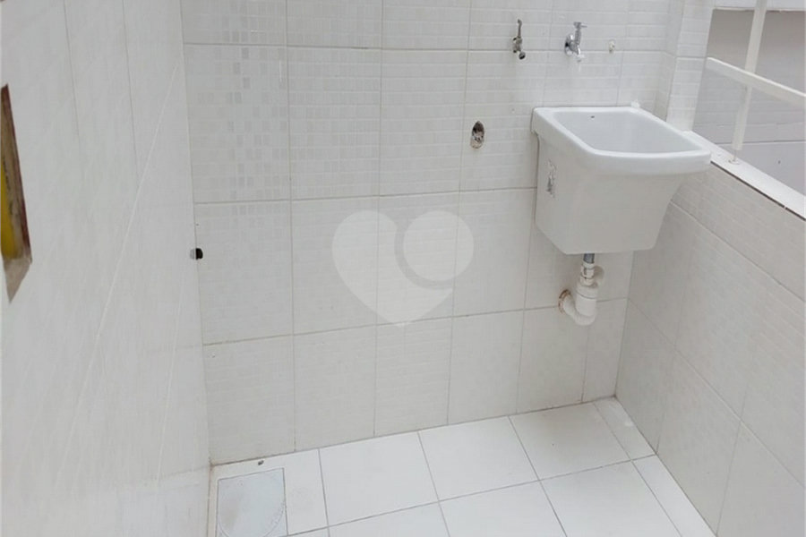 Sobrado à venda com 3 quartos, sendo 2 suítes, em Vila Paulicéia, São Paulo, SP