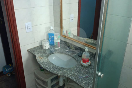 Sobrado à venda com 3 quartos em Jardim Colombo, São Paulo, SP