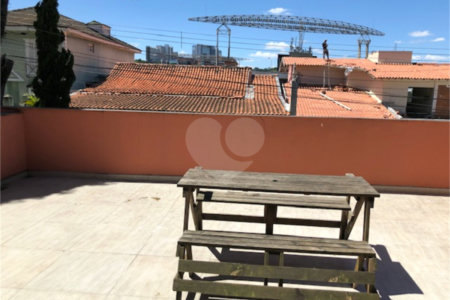 Casa à venda com 4 quartos, sendo 2 suítes,  em Jardim Leonor, São Paulo, SP