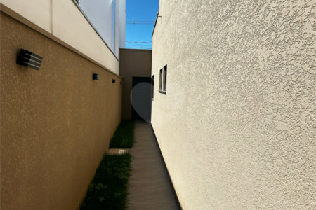Casa à venda com 2 quartos, sendo 1 suíte,  no condomínio Residencial Marina, Itapetininga - SP