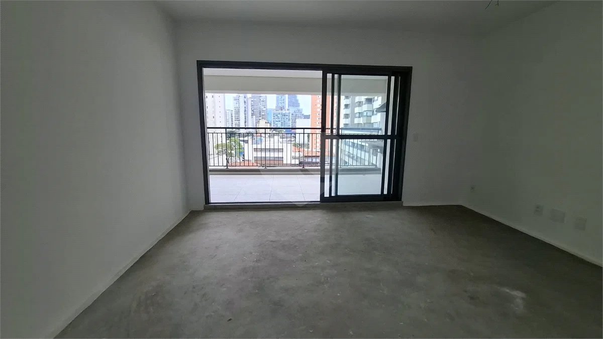 Apartamento à venda com 3 suítes em Vila Pirajussara, São Paulo, SP