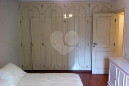 Apartamento à venda com 4 suítes em Real Parque, São Paulo, SP