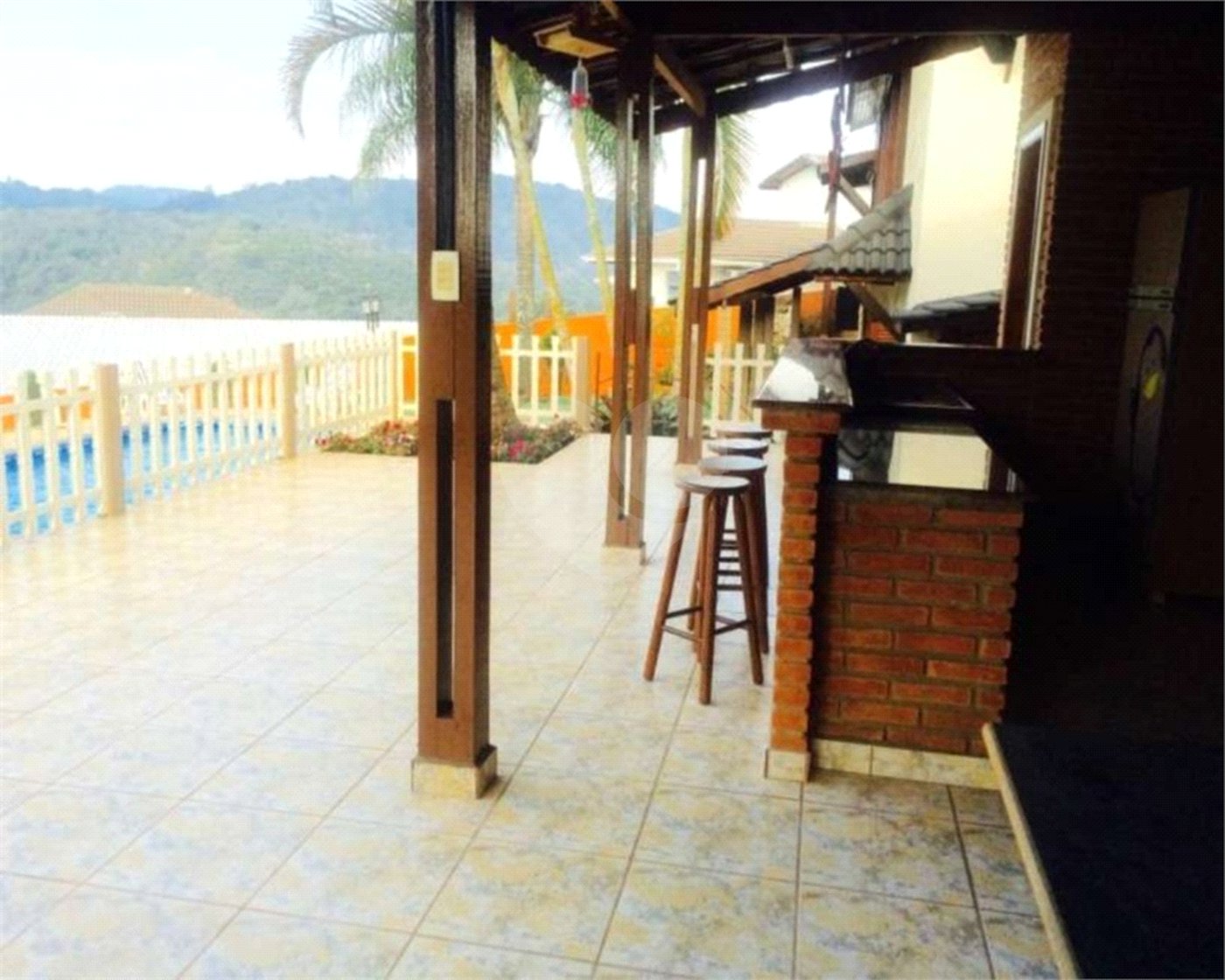 Sobrado à venda com 5 quartos, sendo 2 suítes, em Seerra da Cantareira, Mairiporã, SP