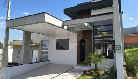 Casa à venda com 3 quartos, sendo 1 suíte,  no condomínio Horto Florestal Villagio, Sorocaba - SP