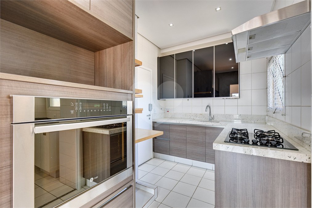 Apartamento à venda com 3 quartos, sendo 1 suíte, em Santo Amaro, São Paulo, SP