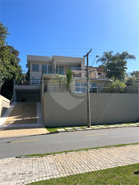 Casa à venda com 6 quartos, sendo 4 suítes,  no condomínio Estância Marambaia, Vinhedo - SP