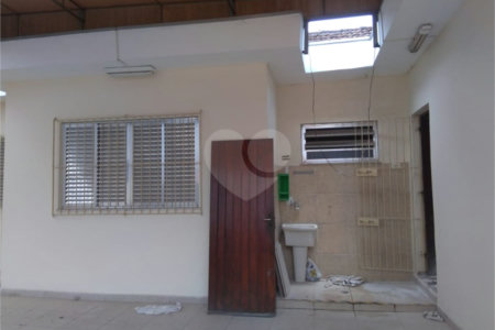 Casa Térrea à venda com 4 quartos, sendo 1 suíte, em Vila Rosália, Guarulhos, SP