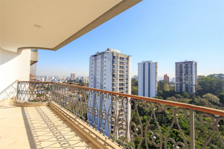 Duplex à venda ou para alugar com 5 suítes em Alto da Boa Vista, São Paulo, SP