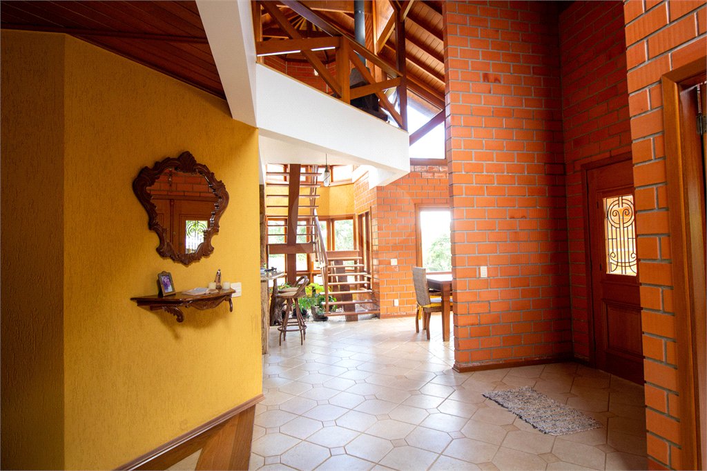 Chácara à venda com 4 quartos, sendo 2 suítes, em Jardim Oriental, Mairinque, SP
