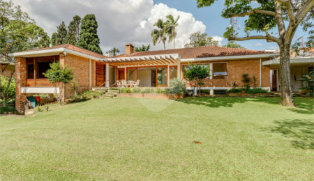 Casa Térrea à venda com 4 quartos, sendo 1 suíte,  em Chácara Monte Alegre, São Paulo, SP