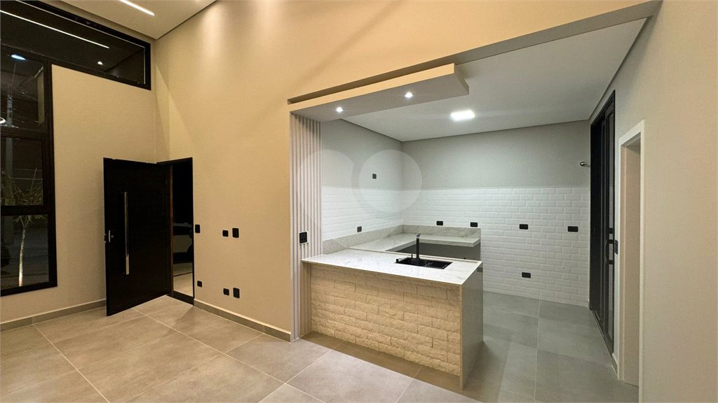 Casa à venda com 3 quartos, sendo 1 suíte, no condomínio Condomíno Helena Maria, Sorocaba - SP