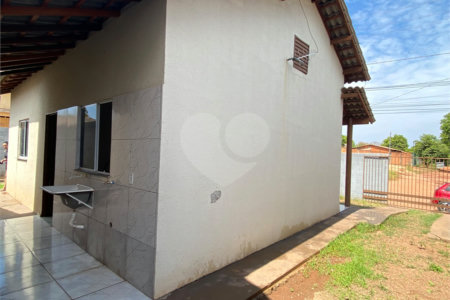Casa Térrea à venda com 2 quartos em Petrópolis, Várzea Grande, MT