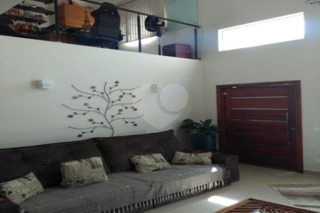 Casa à venda com 2 quartos no condomínio Portal do Bosque, Louveira - SP