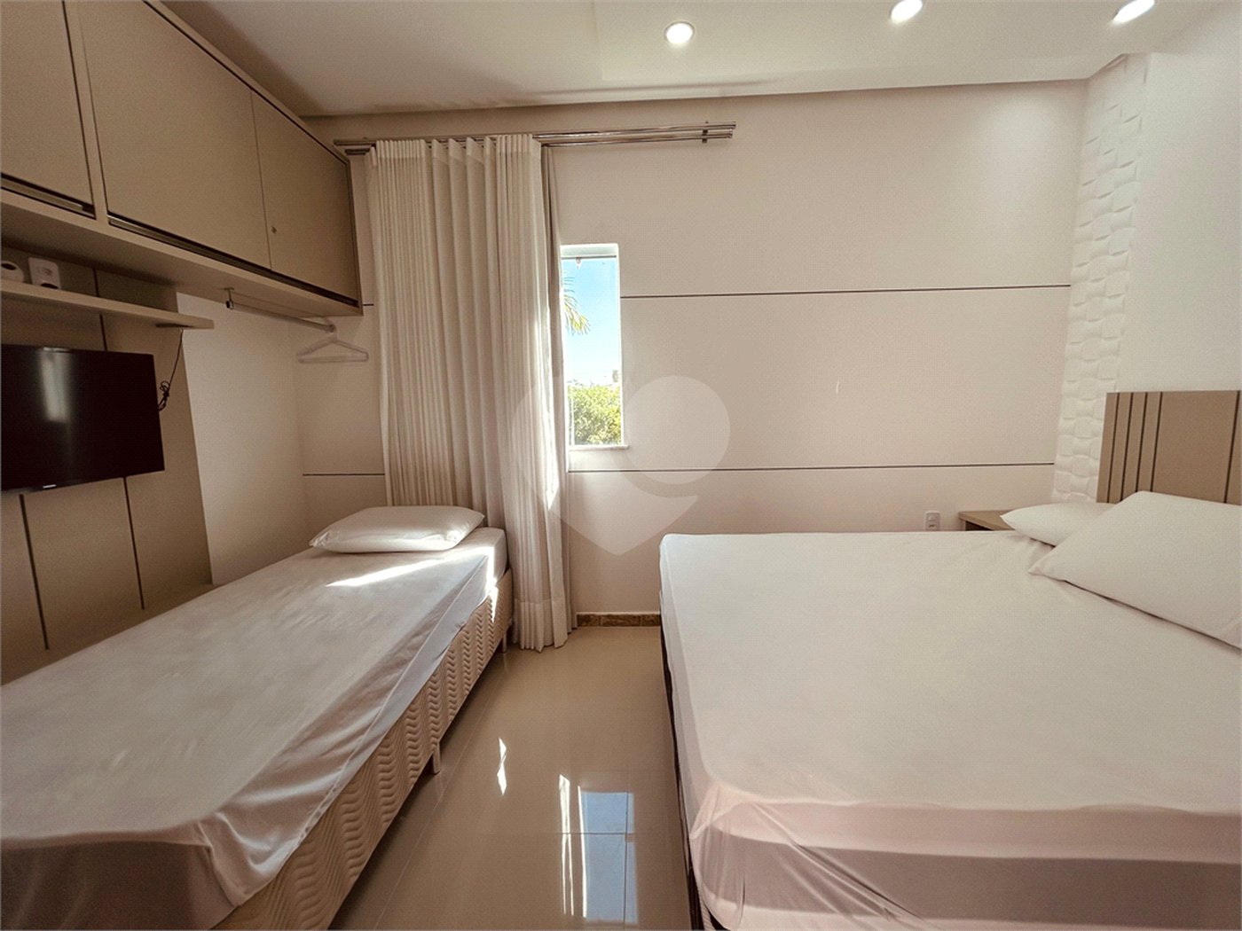 Apartamento à venda com 2 suítes, em Taperapuan, Porto Seguro, BA
