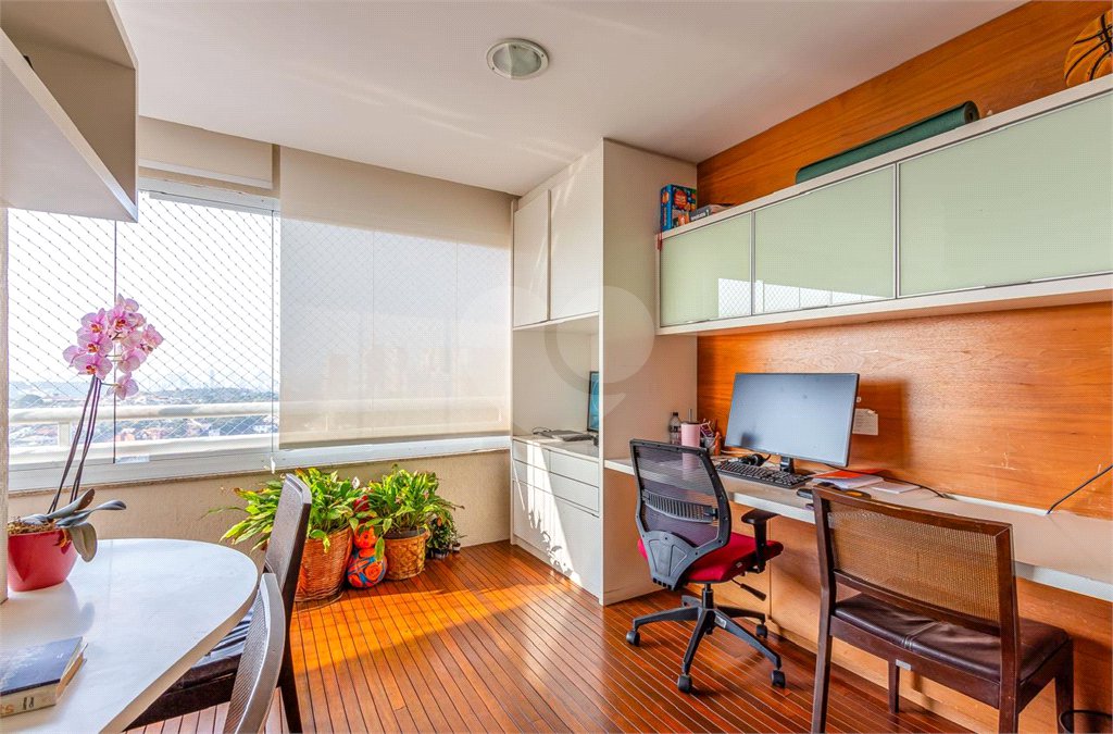 Apartamento à venda com 4 quartos, sendo 3 suítes,  em Real Parque, São Paulo, SP