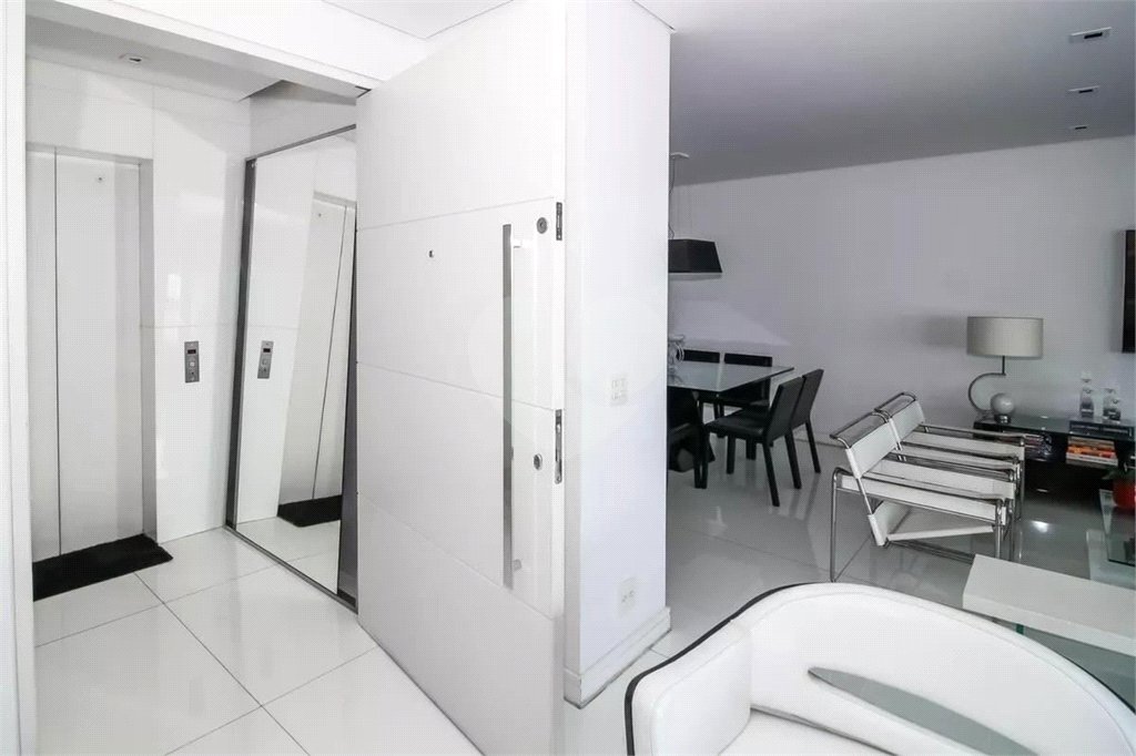 Apartamento à venda com 3 suítes em Vila Romana, São Paulo, SP