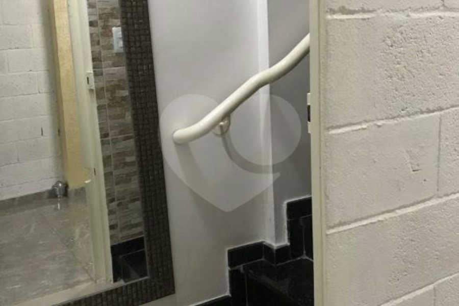 Casa à venda com 2 quartos, sendo 1 suíte, no condomínio Res Santa Inês, São Paulo - SP