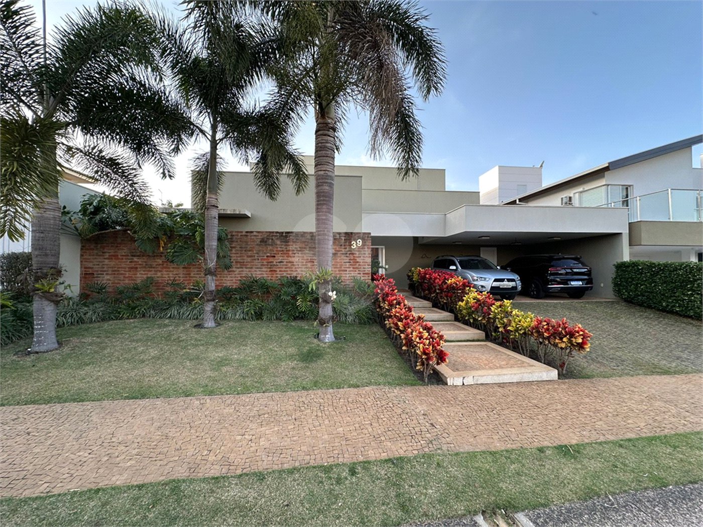 Casa a venda no condomínio Damha II