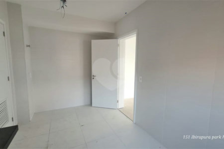 Apartamento à venda com 3 suítes em Moema, São Paulo, SP
