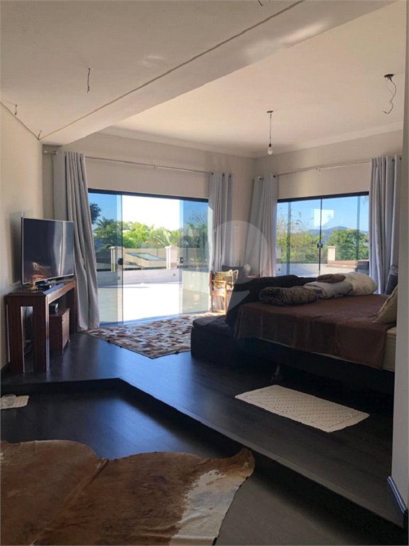 Casa para alugar com 5 quartos, sendo 3 suítes,  em Samambaia Parque Residencial, Atibaia, SP