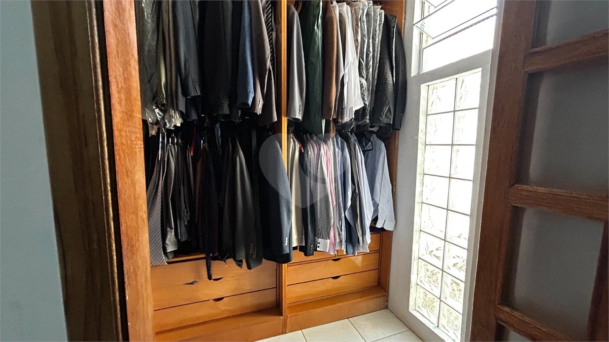 Sobrado à venda com 3 quartos, sendo 2 suítes, em Cidade São Francisco, São Paulo, SP