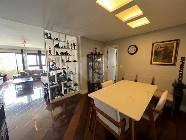 Apartamento à venda com 3 quartos, sendo 1 suíte,  em Santo Amaro, São Paulo, SP