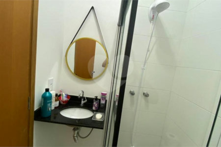 Casa à venda com 3 quartos, sendo 1 suíte, no condomínio Garden Village, São Paulo - SP