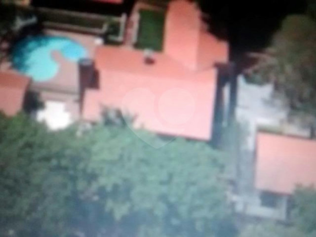 Sobrado à venda com 7 quartos, sendo 5 suítes,  em Chácara das Paineiras, Carapicuíba, SP