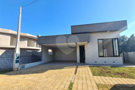Casa à venda com 3 suítes no condomínio Reserva dos Jatobás, Louveira - SP