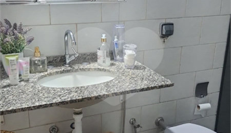 Casa à venda com 3 quartos, sendo 1 suíte,  em Jardim das Estações (vila Xavier), Araraquara, SP
