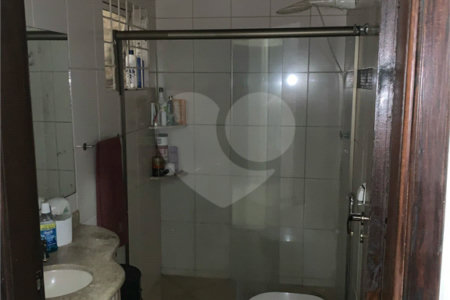 Sobrado à venda com 2 quartos no Centro, Três Lagoas, MS