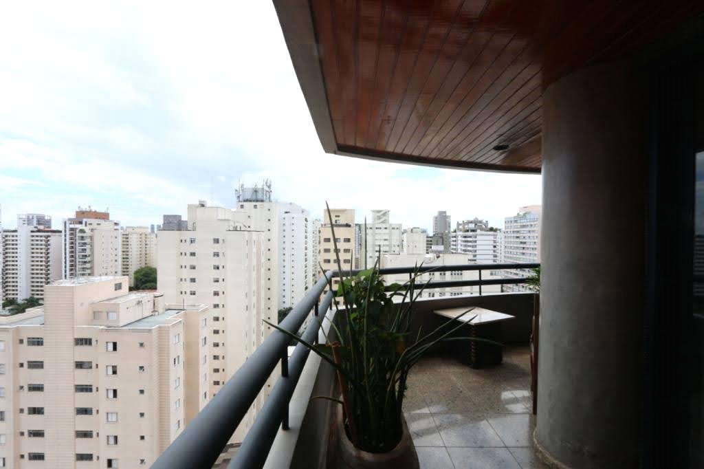 Apartamento à venda com 4 quartos, sendo 2 suítes,  em Vila Uberabinha, São Paulo, SP