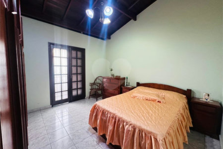 Casa à venda com 3 quartos, sendo 1 suíte,  em Vila Galvão, Guarulhos, SP