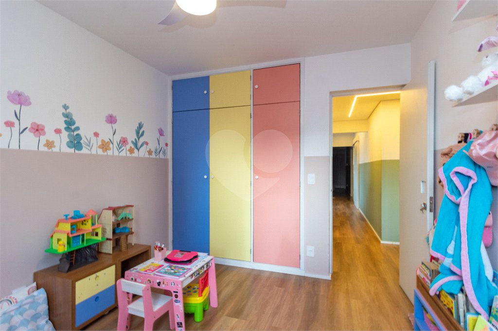 Apartamento à venda com 3 quartos, sendo 1 suíte, em Moema, São Paulo, SP